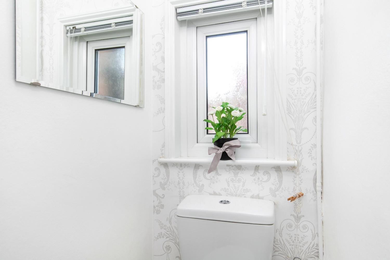 2-bedroom Stunning, Chic, Spacious & Stylish Retreat, Winchester, Free On-street Parking, Sleeps 6, Pet-friendly, Summer Special Offer! - By Blue Puffin * Winchester