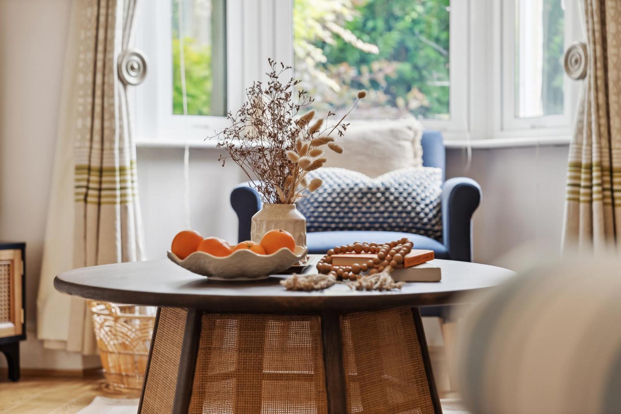 2-bedroom Stunning, Chic, Spacious & Stylish Retreat, Winchester, Free On-street Parking, Sleeps 6, Pet-friendly, Summer Special Offer! - By Blue Puffin Holiday home *